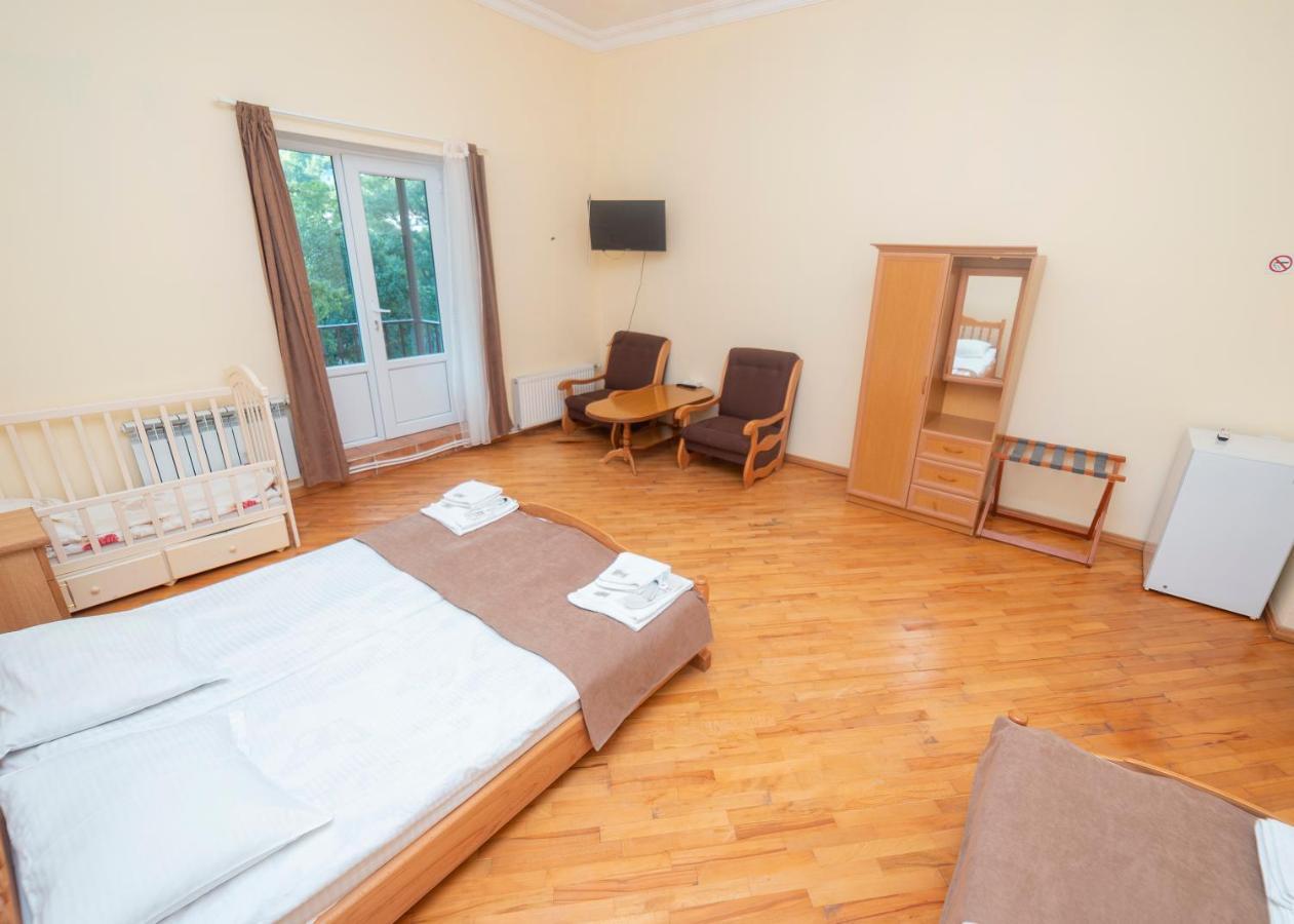 Popock Dilijan 2 Bed & Breakfast Exterior photo